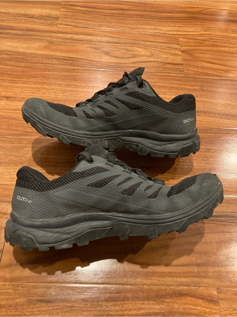 Salomon Outline Low Gore Hiking Shoes Black 404852 Women’s SZ 7